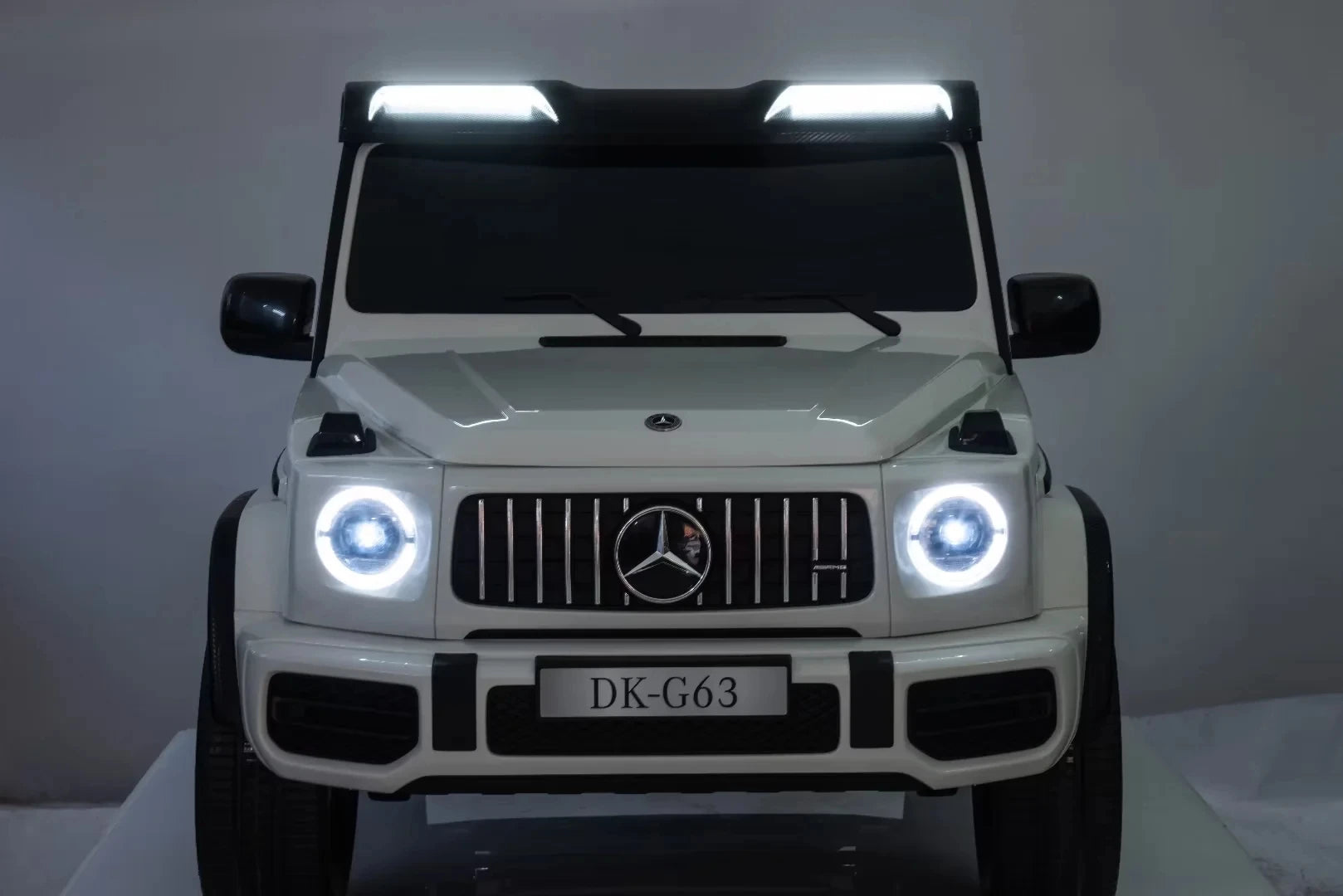 24V/4WD Platinum Edition XXL Mercedes G63 Kids Ride on Truck, MP4, 2x24V Batteries, EVA Wheels, Leather Seats, RC image 13