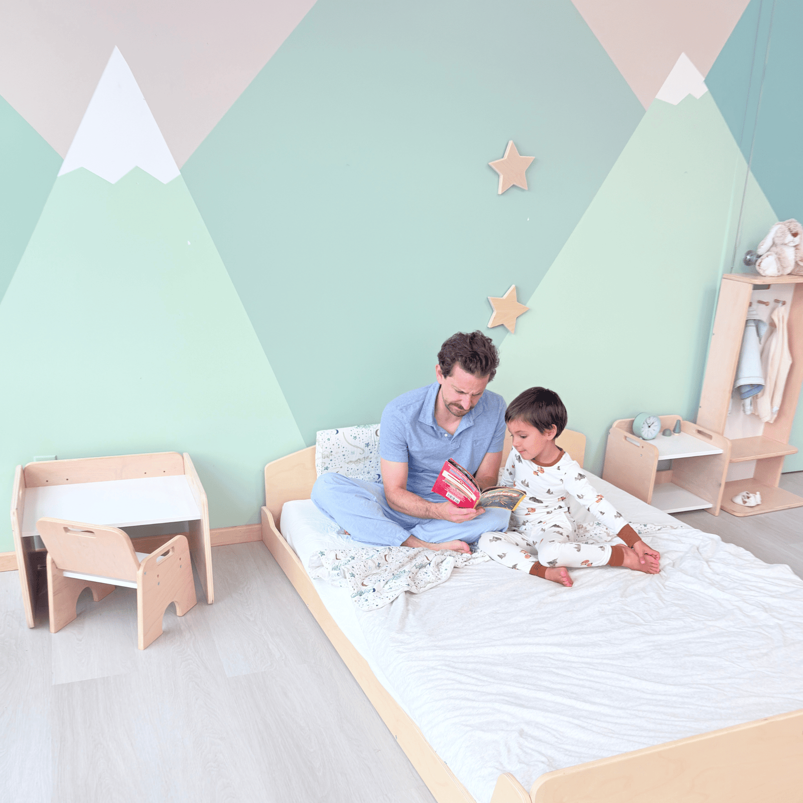 CHERRY FULL - Montessori Floor Bed with Shelves.