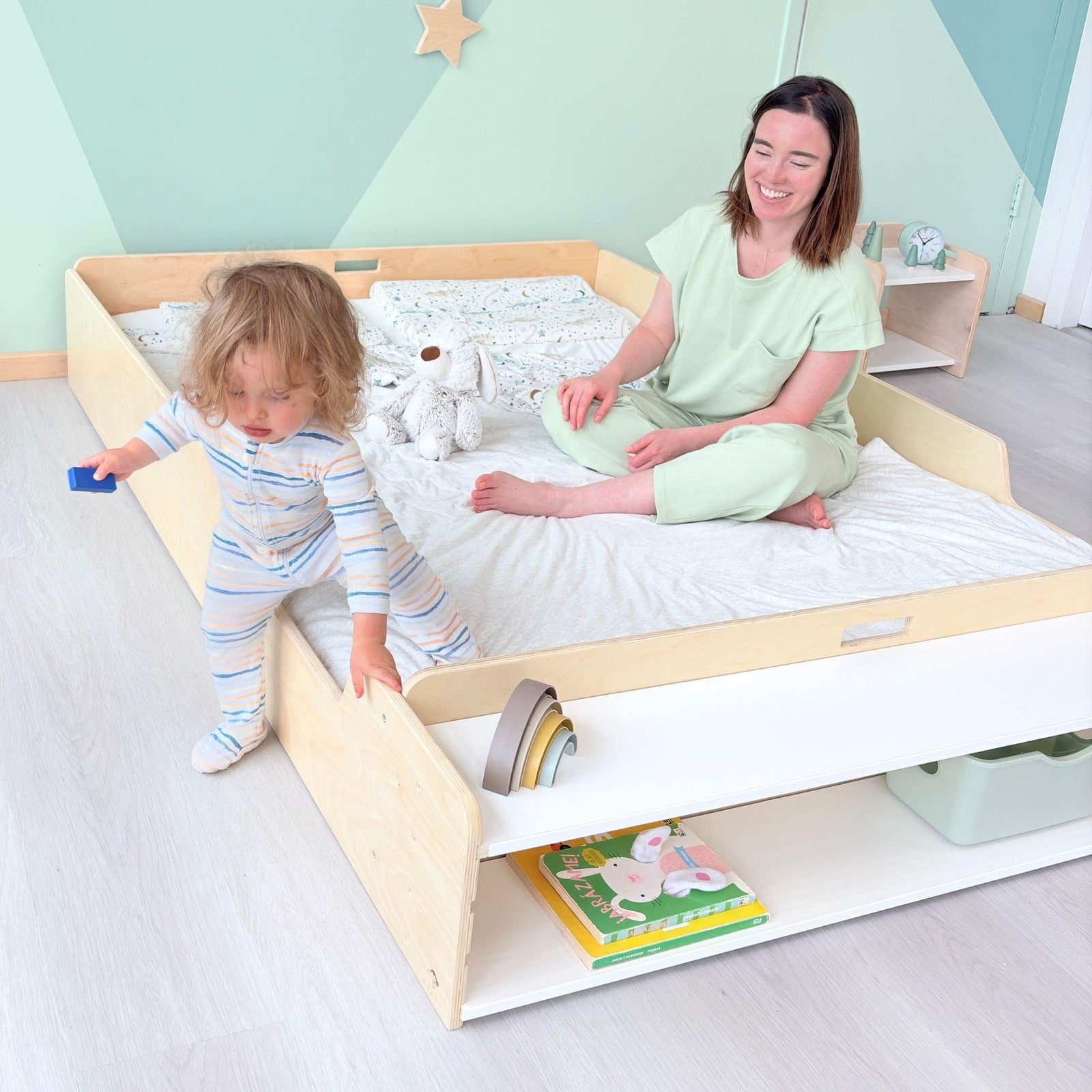 APPLE FULL - Montessori Floor Bed with Shelves.