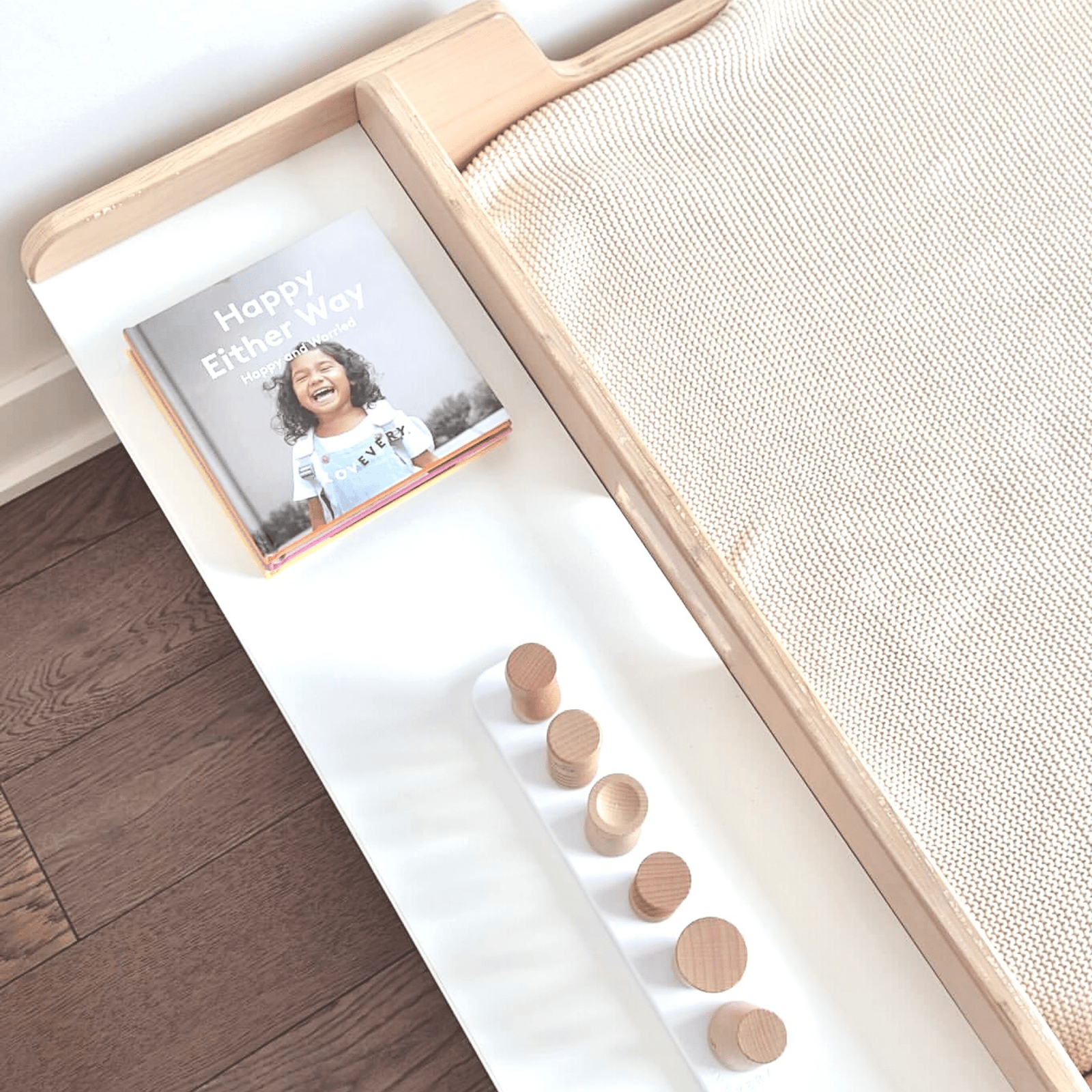 APPLE FULL - Montessori Floor Bed with Shelves.