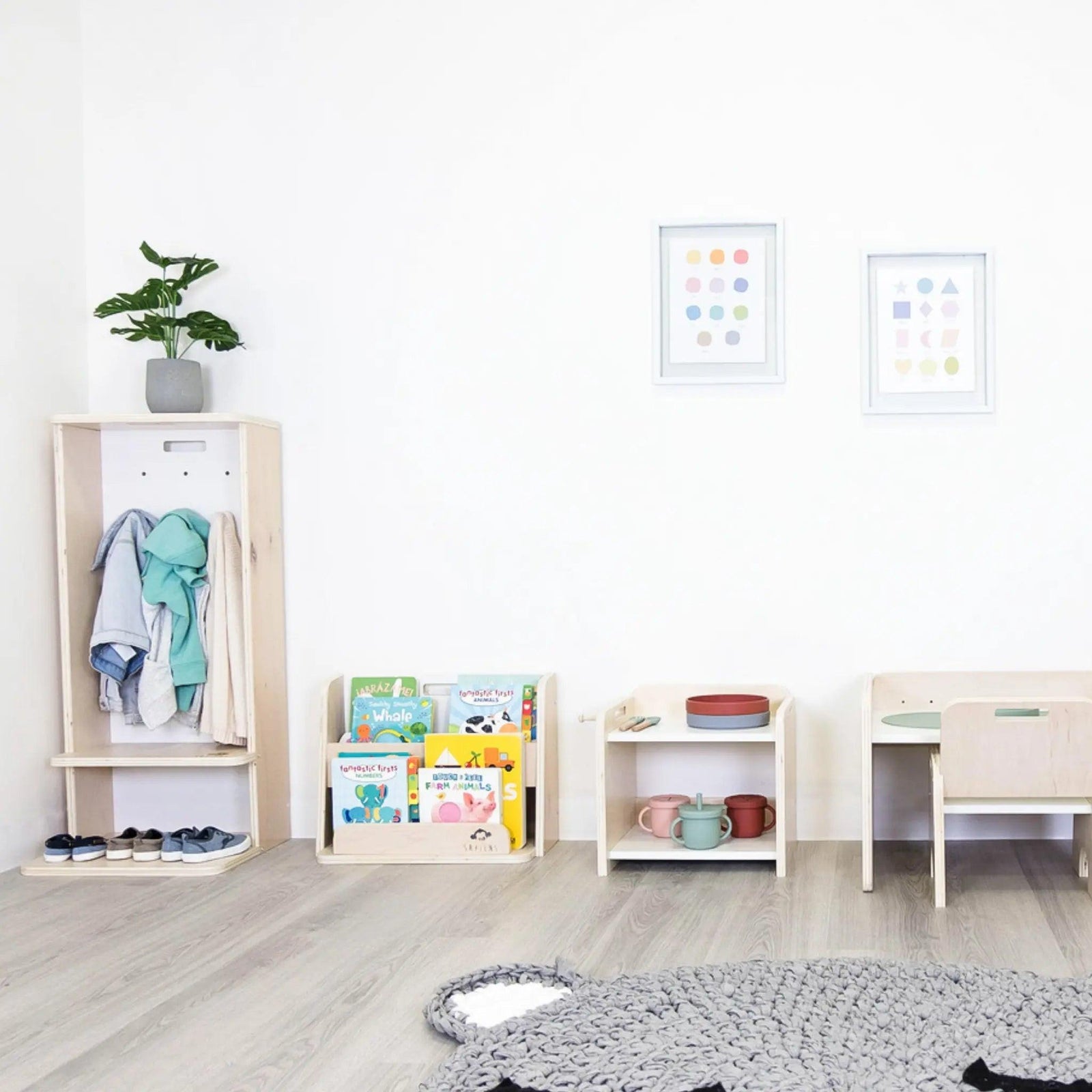 GUAVA - Montessori Bookshelf.