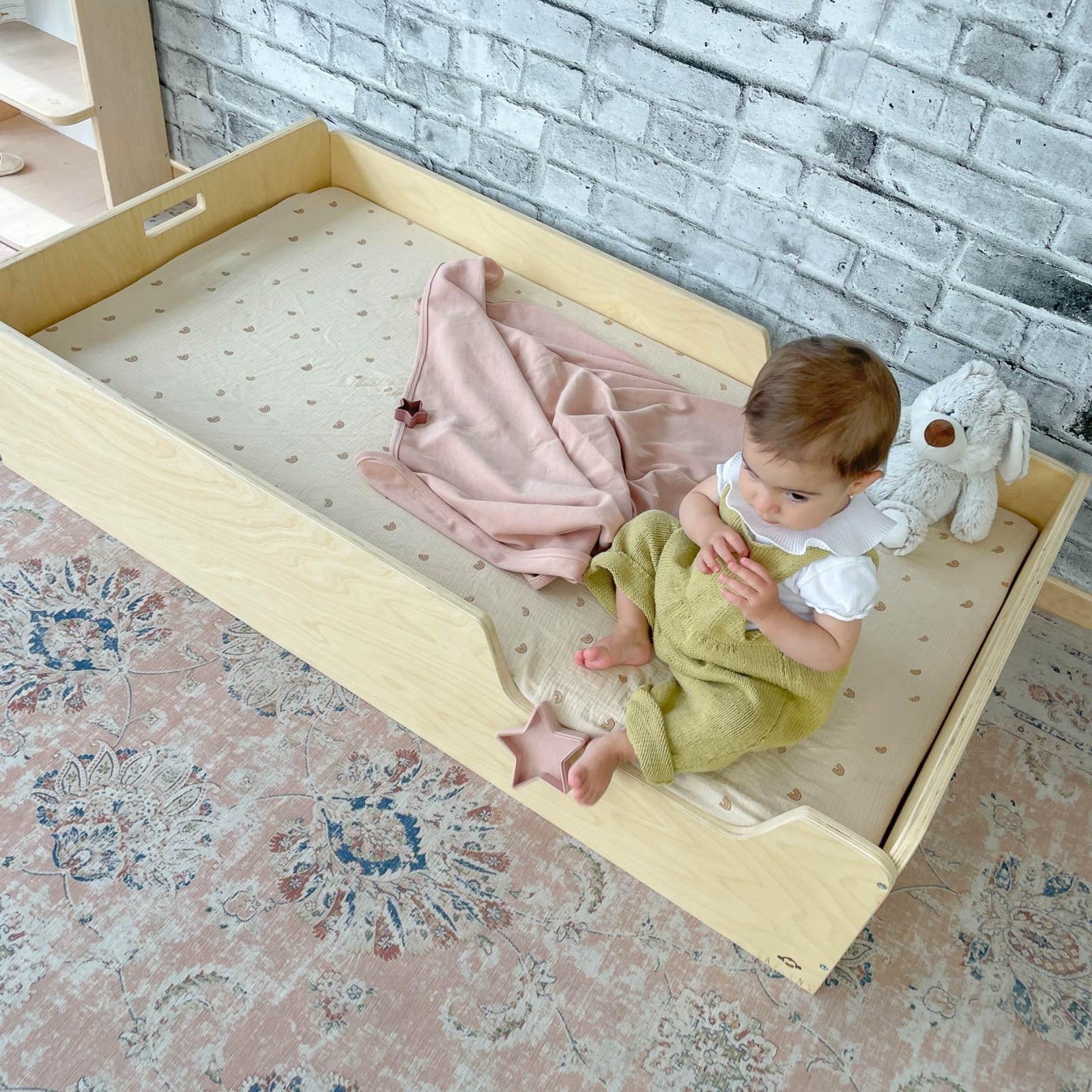APPLE CRIB - Montessori Floor Bed with Rails.