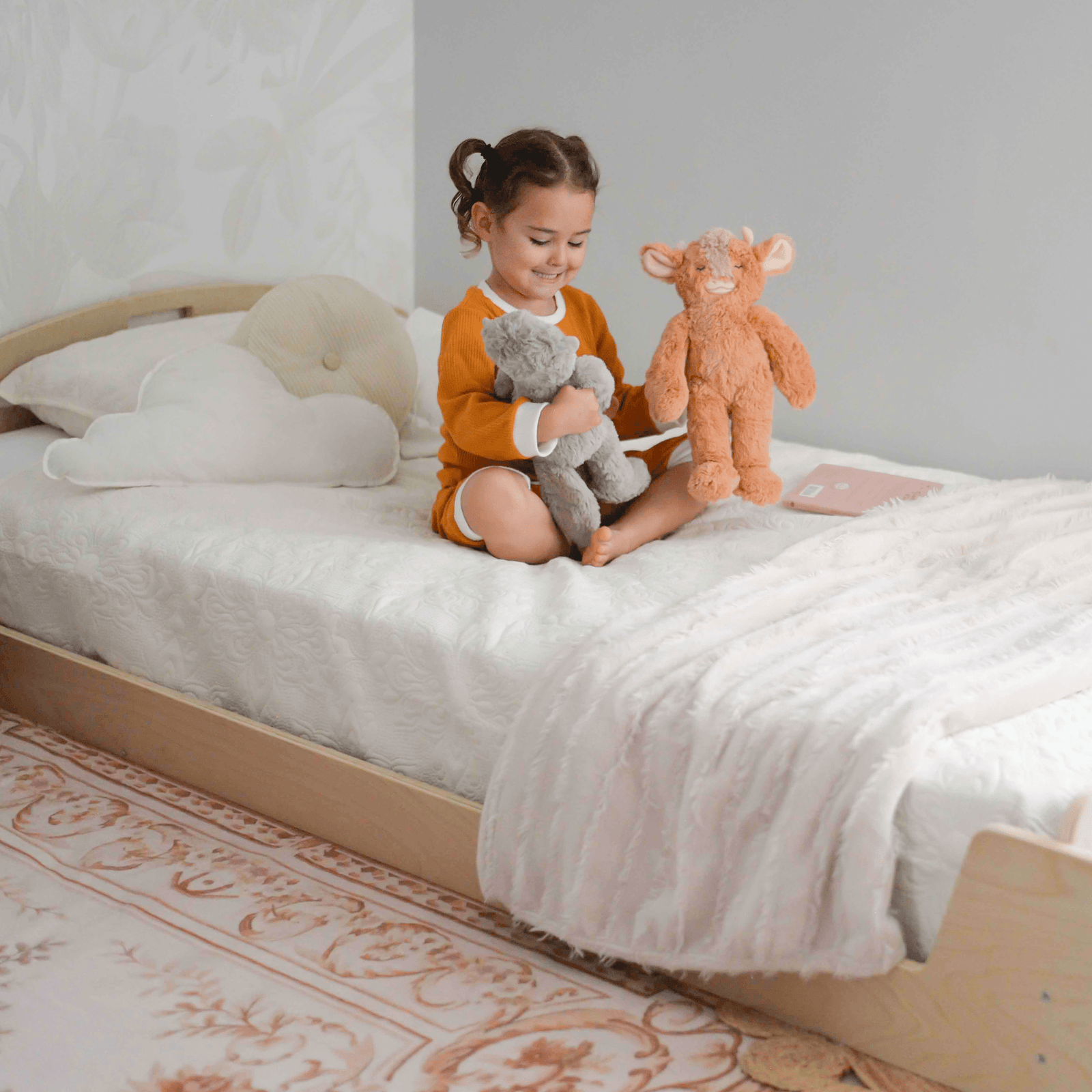 CHERRY TWIN - Montessori Floor Bed with Shelves.