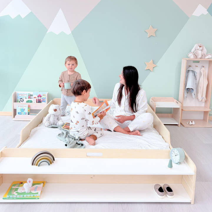 APPLE FULL - Montessori Floor Bed with Shelves.
