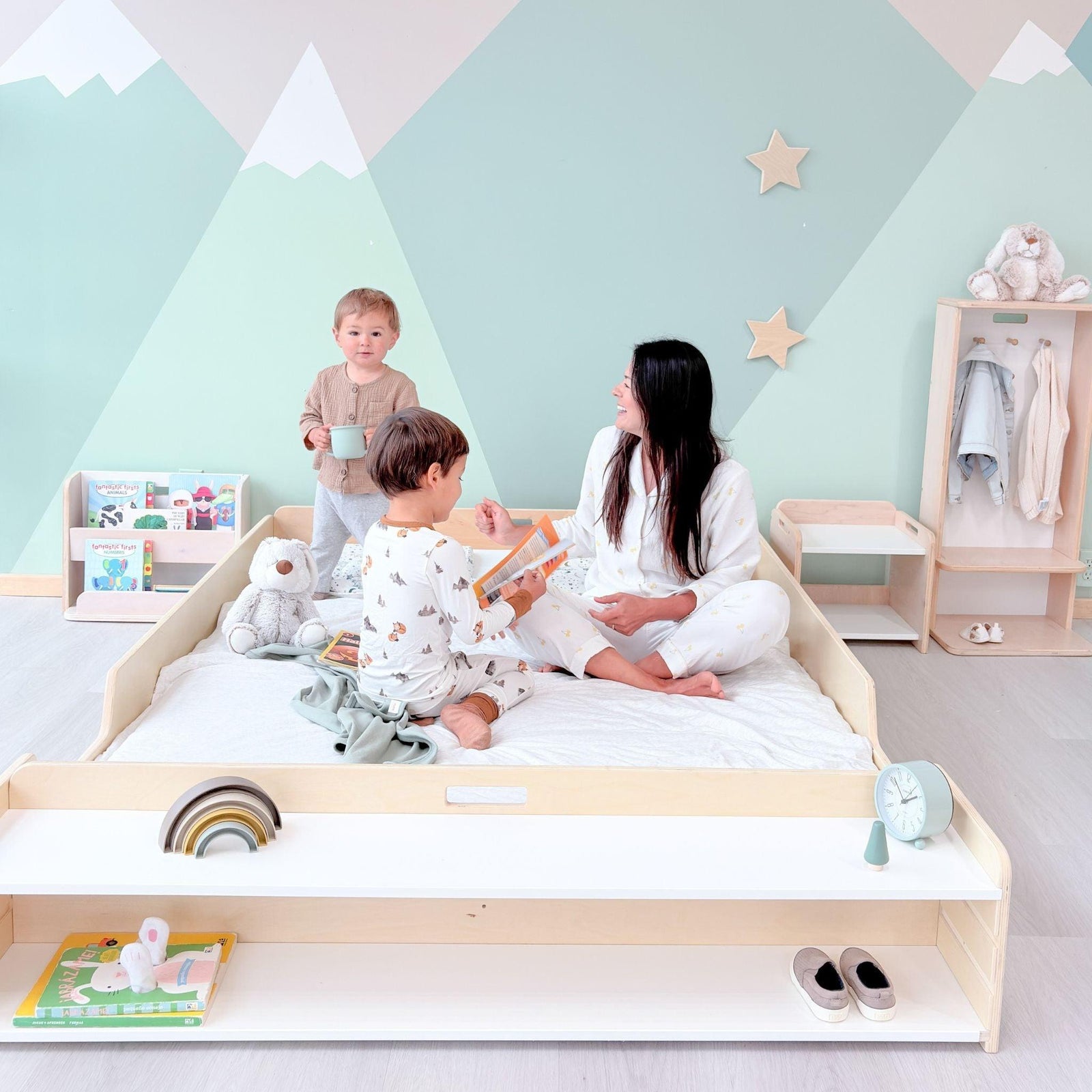 APPLE FULL - Montessori Floor Bed with Shelves.