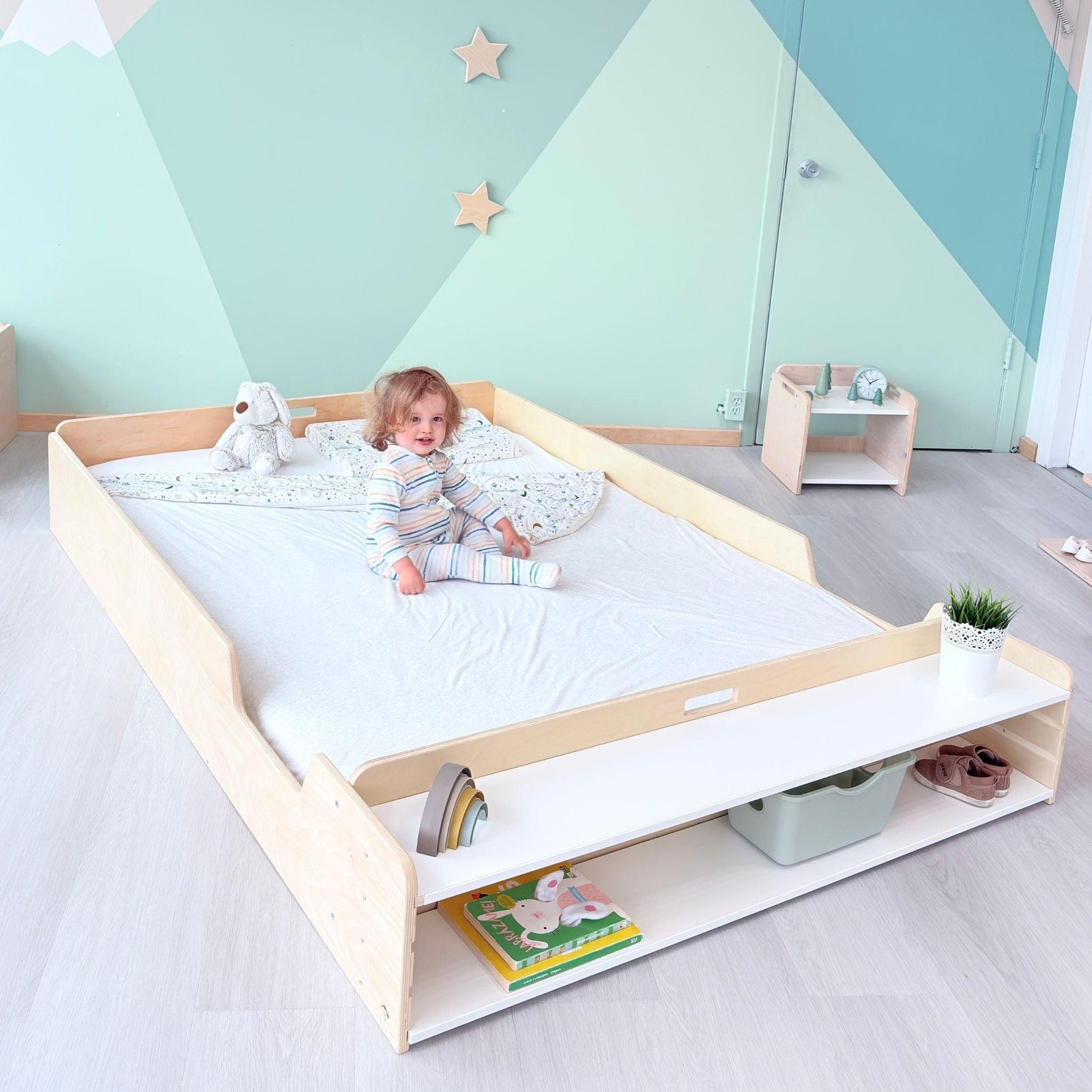 APPLE FULL - Montessori Floor Bed with Shelves.